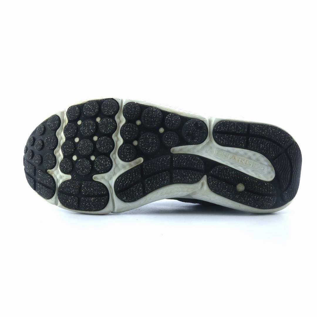UNDER ARMOUR CHARGED ASSERT 10 Under Armour trainer close-ups