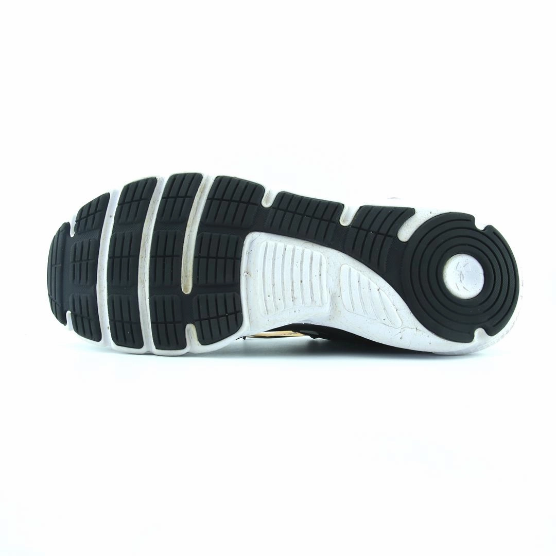 UNDER ARMOUR CHARGED ASSERT 9 Under Armour sport shoe shots