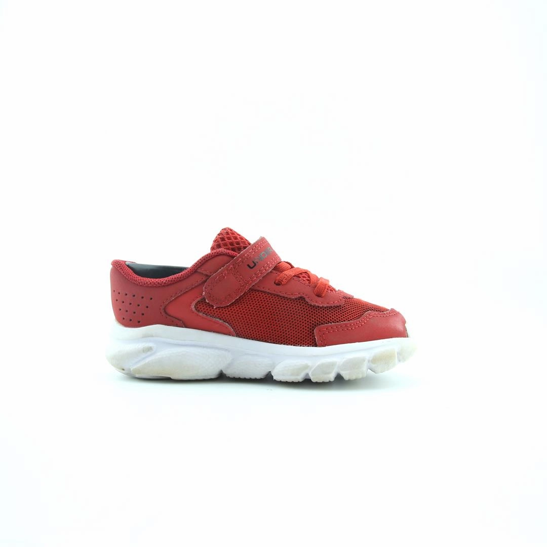 UNDER ARMOUR CHARGED ASSERT 9 Under Armour sport shoe shots