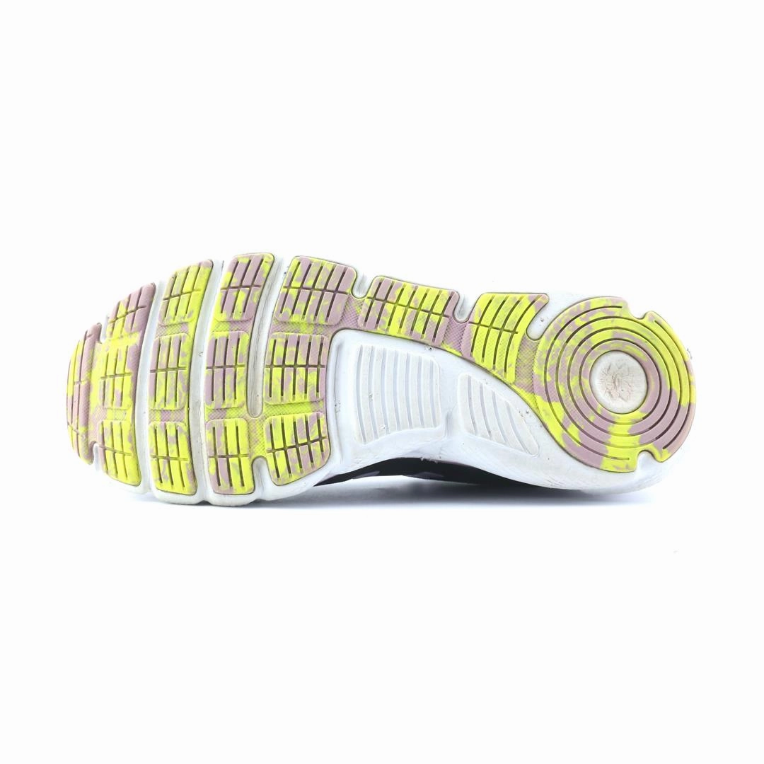 UNDER ARMOUR CHARGED ASSERT 9 Under Armour sport shoe shots