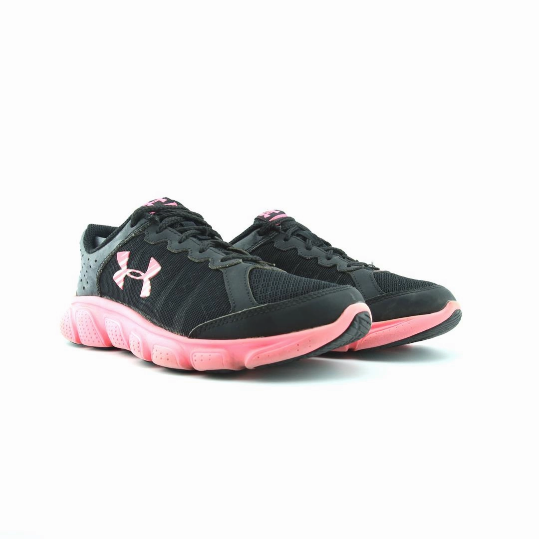 UNDER ARMOUR CHARGED ASSERT 9 Under Armour sport shoe shots