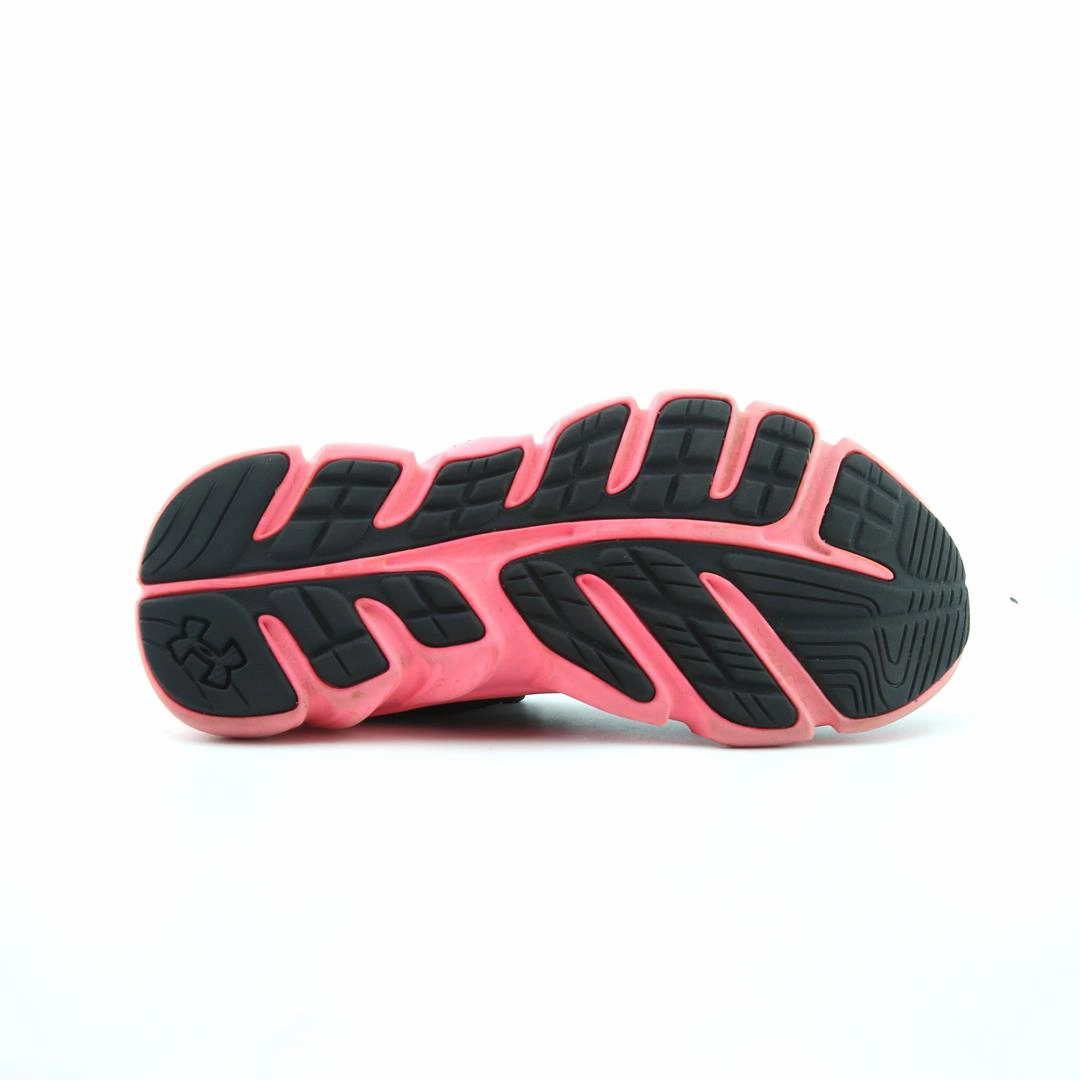 UNDER ARMOUR CHARGED ASSERT 9 Under Armour sport shoe shots