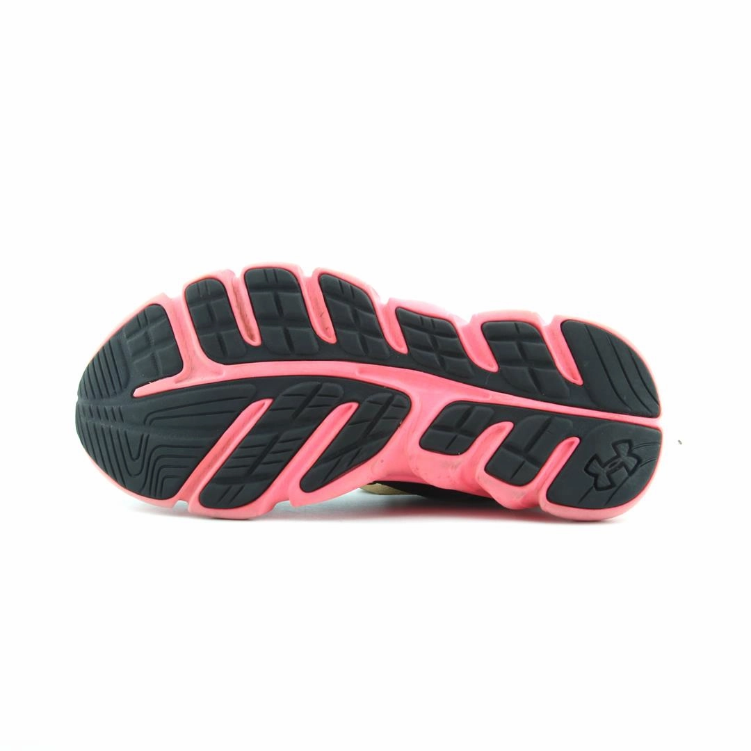 UNDER ARMOUR CHARGED ASSERT 9 Under Armour sport shoe shots
