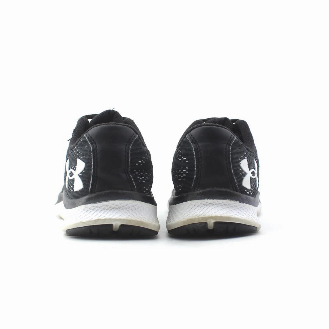 UNDER ARMOUR  CHARGED BANDIT 6 Under Armour trainer close-ups
