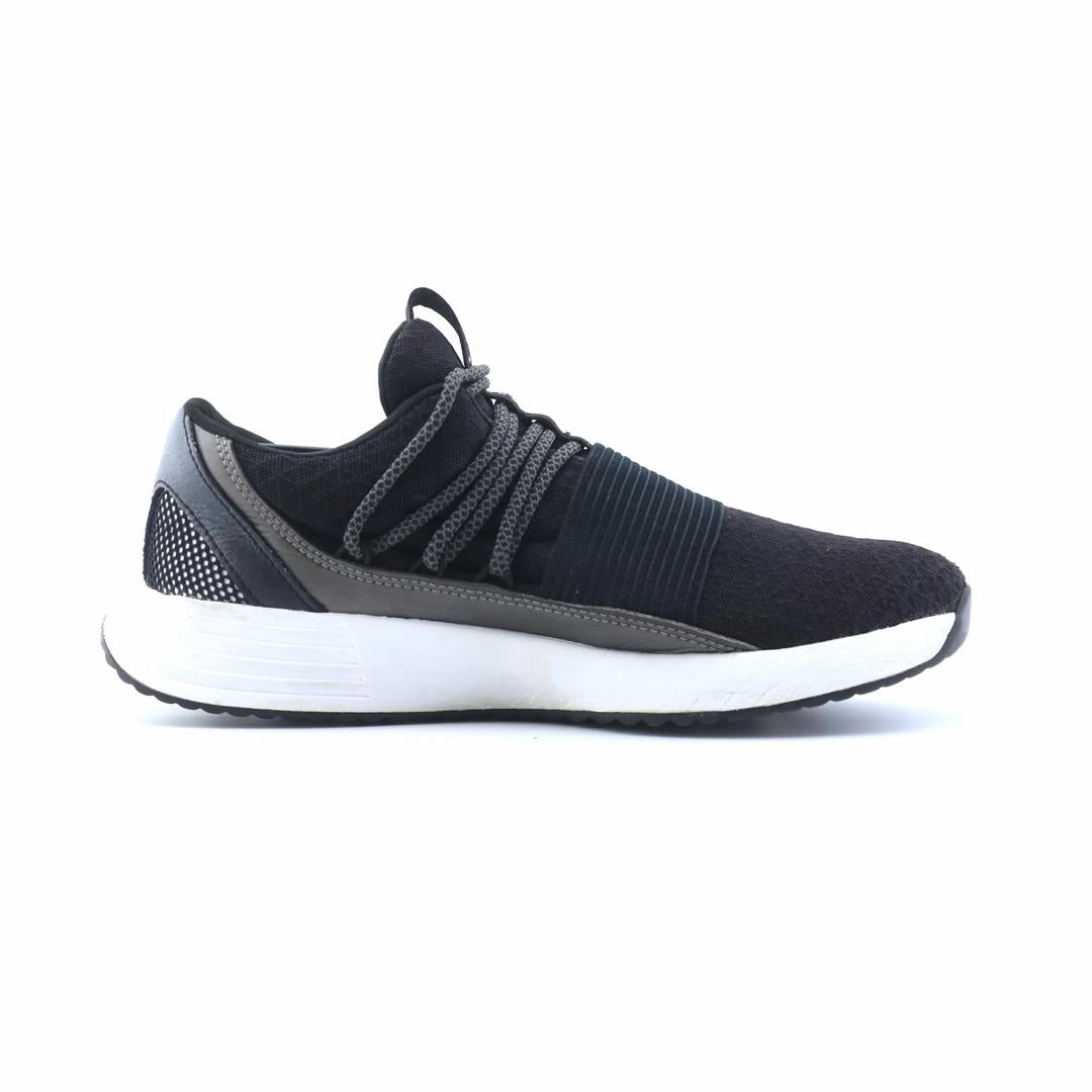 UNDER ARMOUR CHARGED BREATHE ALL BLACK Under Armour sport shoe shots
