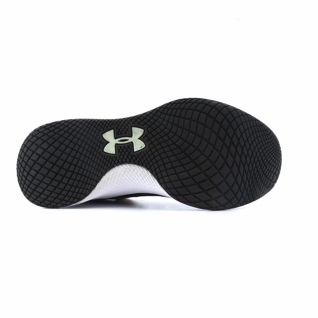 UNDER ARMOUR  CHARGED BREATHE LACE Under Armour trainer close-ups