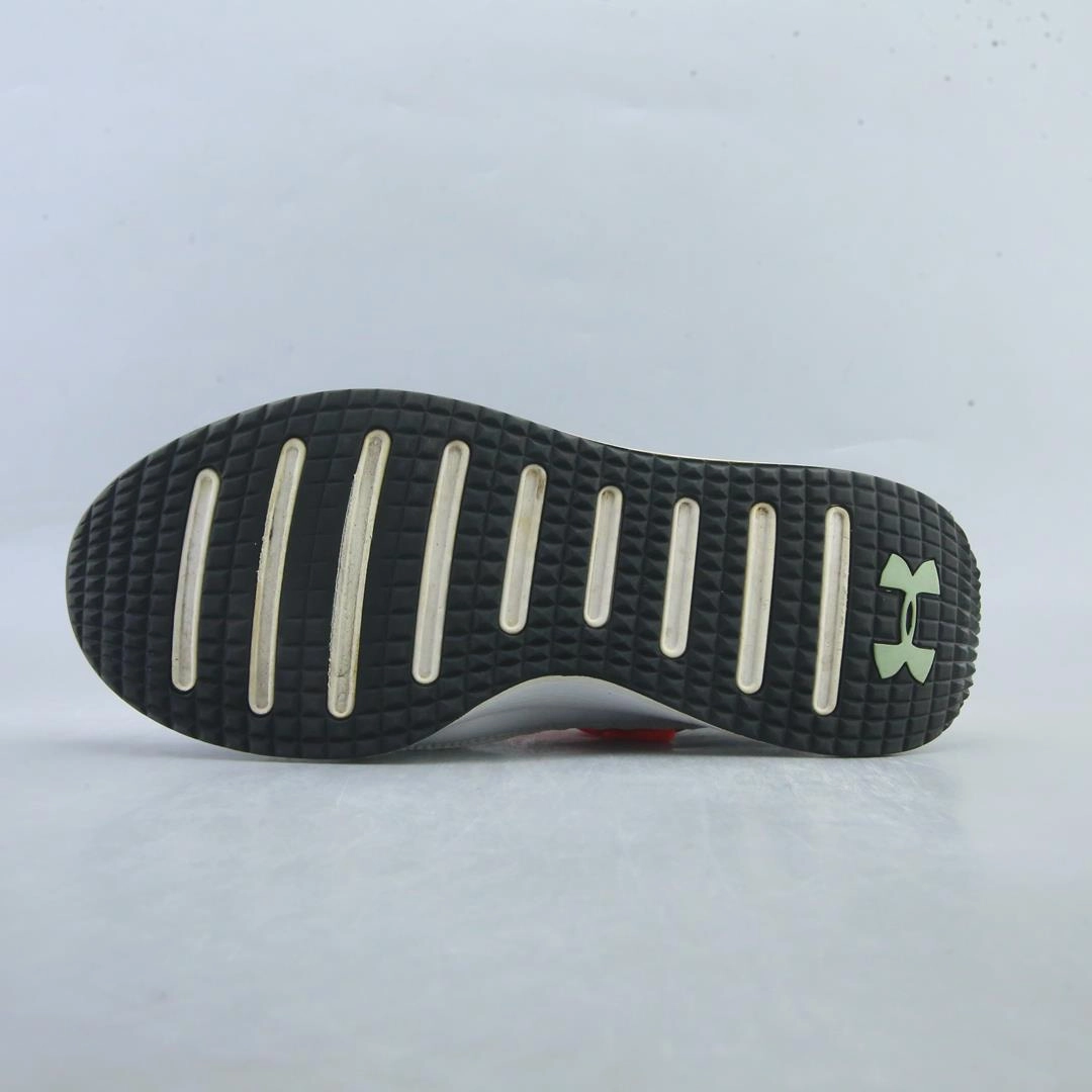 UNDER ARMOUR CHARGED BREATHE LACE Under Armour trainer close-ups