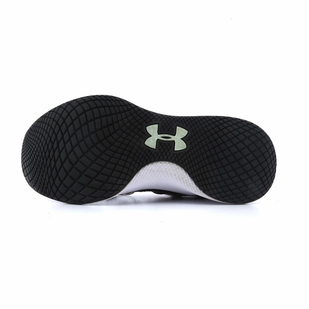 UNDER ARMOUR  CHARGED BREATHE LACE Under Armour trainer close-ups