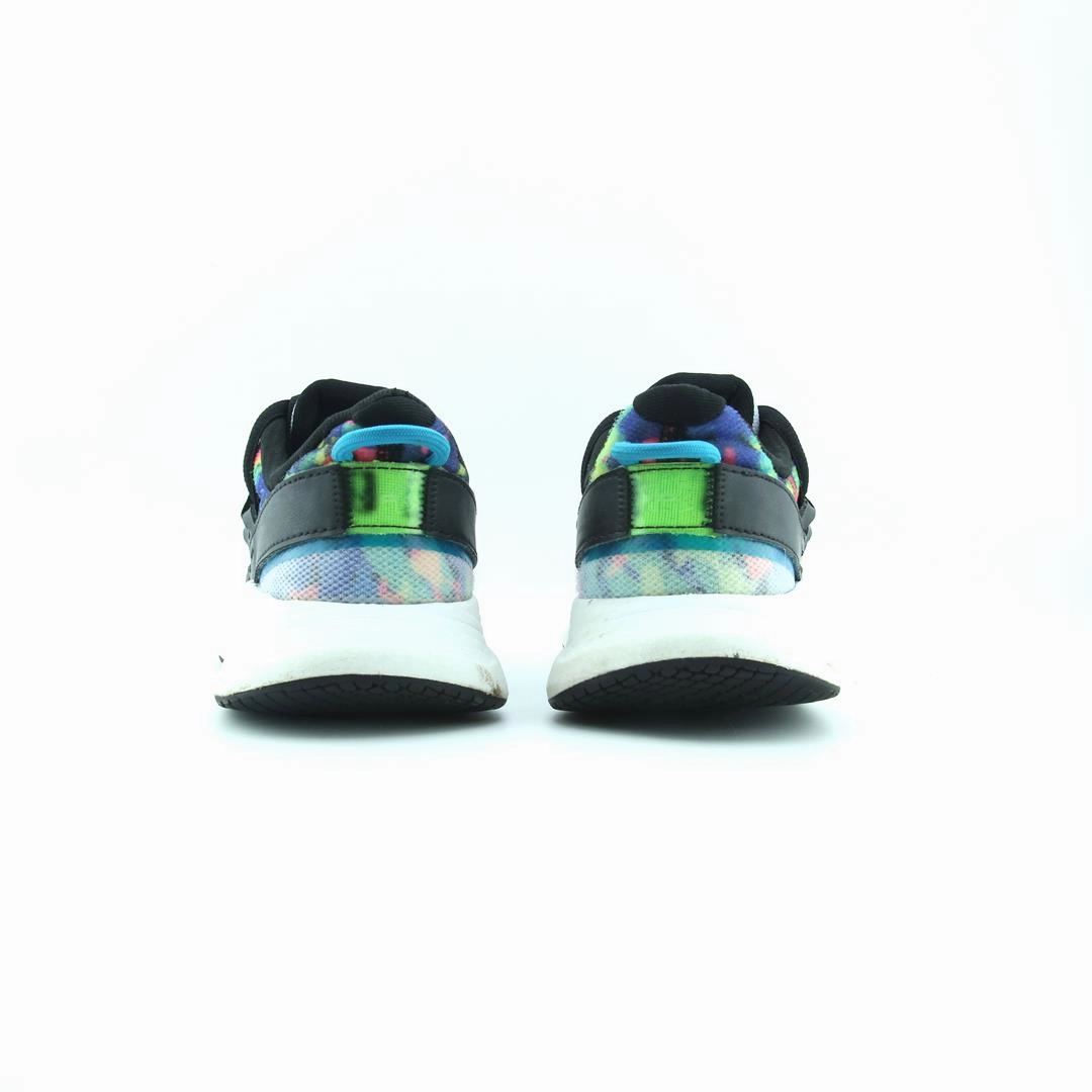 UNDER ARMOUR CHARGED BREATHE Under Armour sport shoe shots