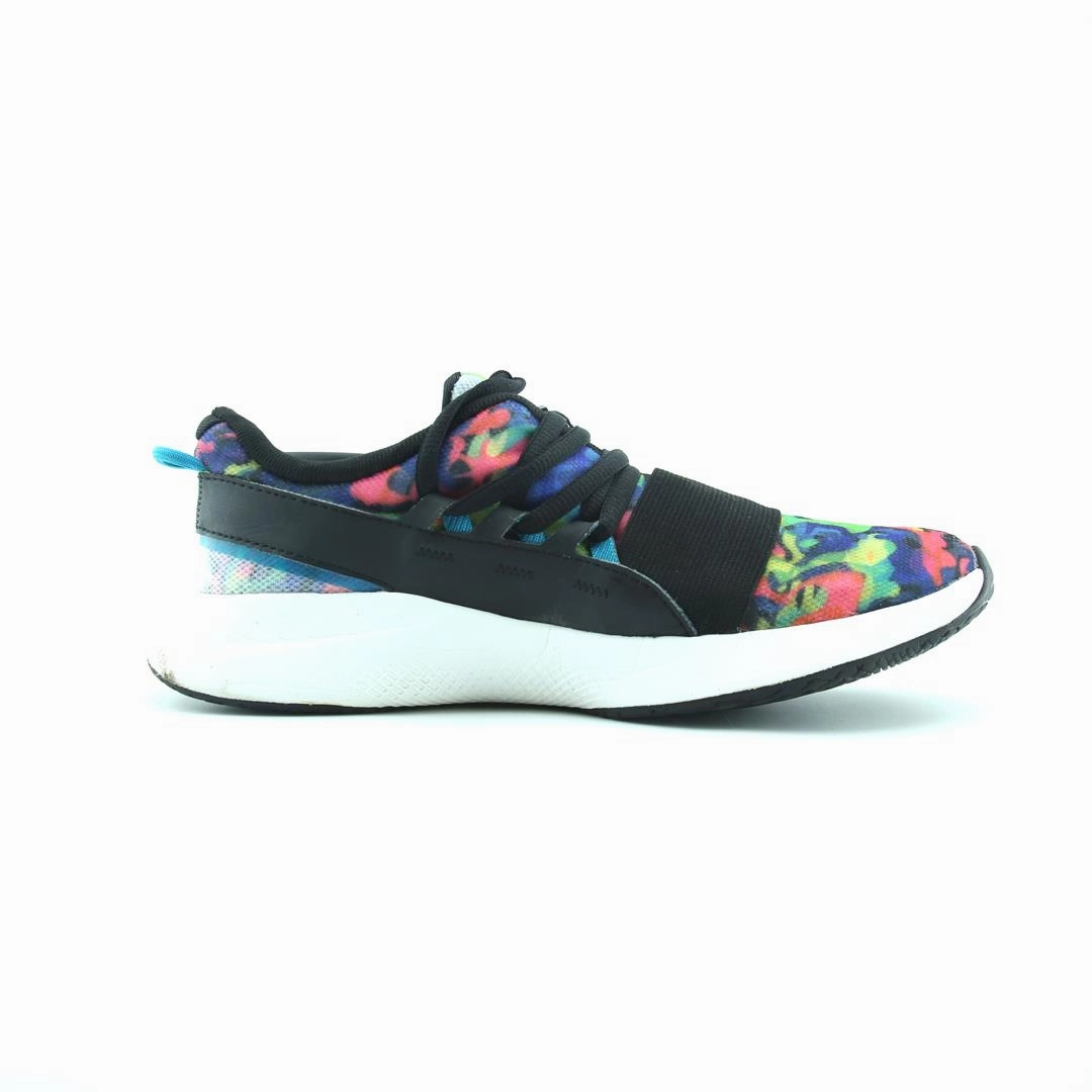 UNDER ARMOUR CHARGED BREATHE Under Armour sport shoe shots