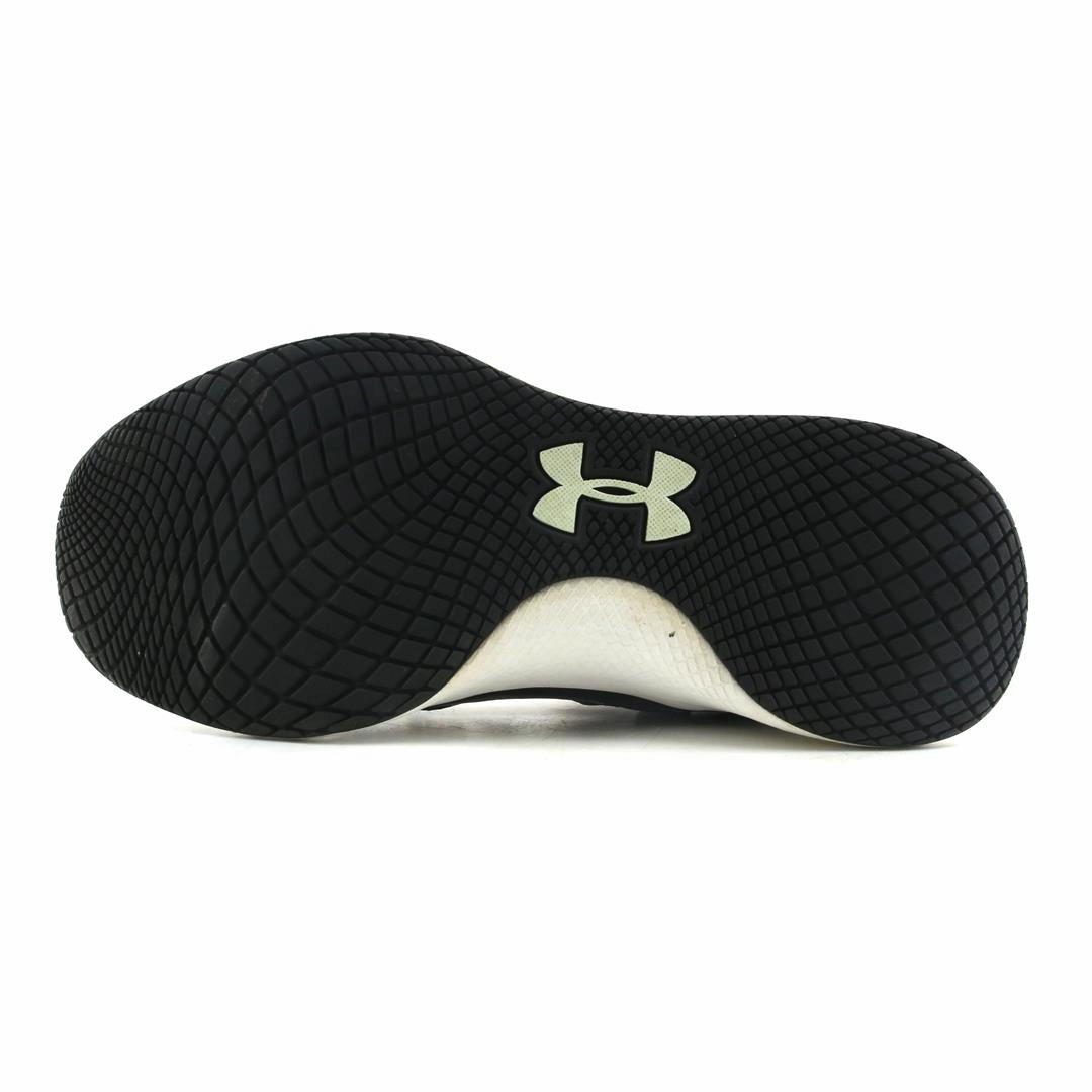 UNDER ARMOUR CHARGED BREATHE Under Armour trainer close-ups