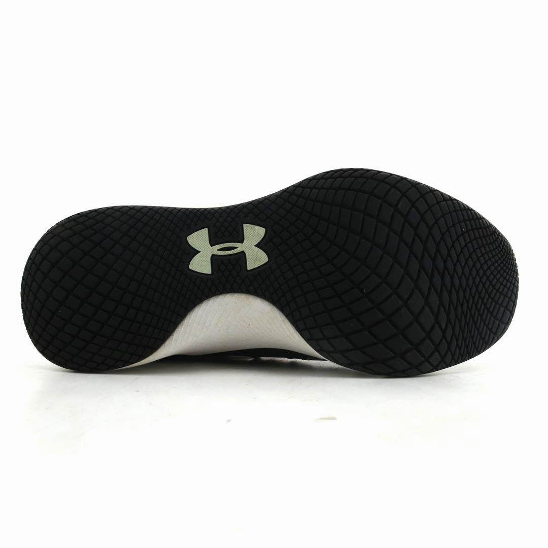 UNDER ARMOUR CHARGED BREATHE Under Armour trainer close-ups
