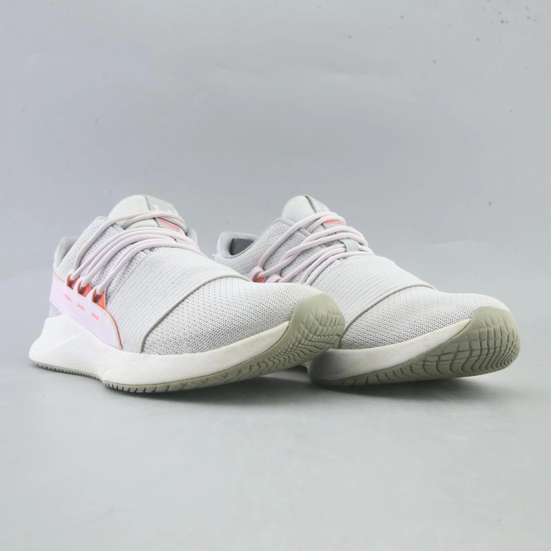 UNDER ARMOUR CHARGED BREATHE Under Armour trainer close-ups