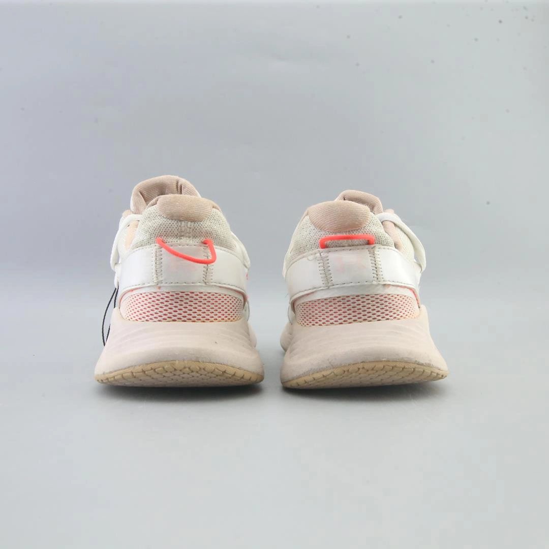 UNDER ARMOUR CHARGED BREATHE Under Armour trainer close-ups
