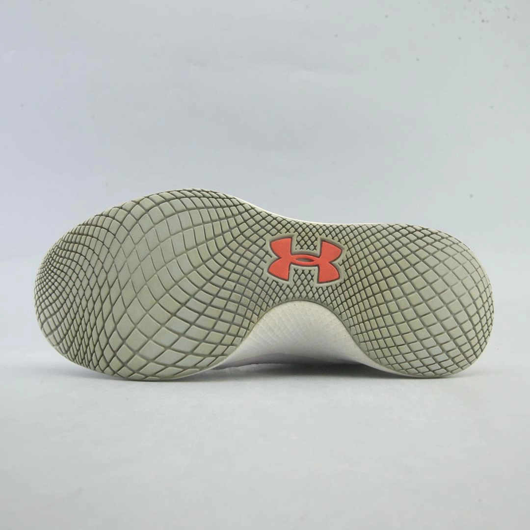 UNDER ARMOUR CHARGED BREATHE Under Armour trainer close-ups