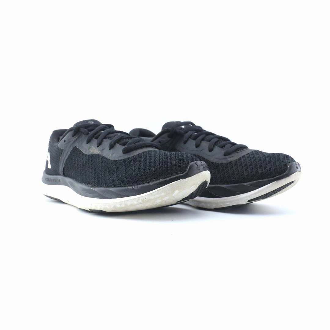 UNDER ARMOUR CHARGED BREEZE Under Armour performance footwear