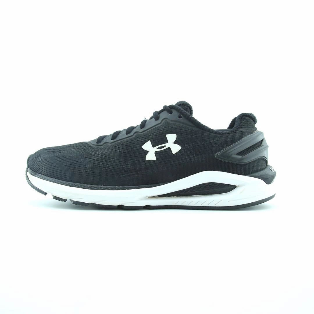 UNDER ARMOUR CHARGED CARBON Under Armour high-performance sport shoes