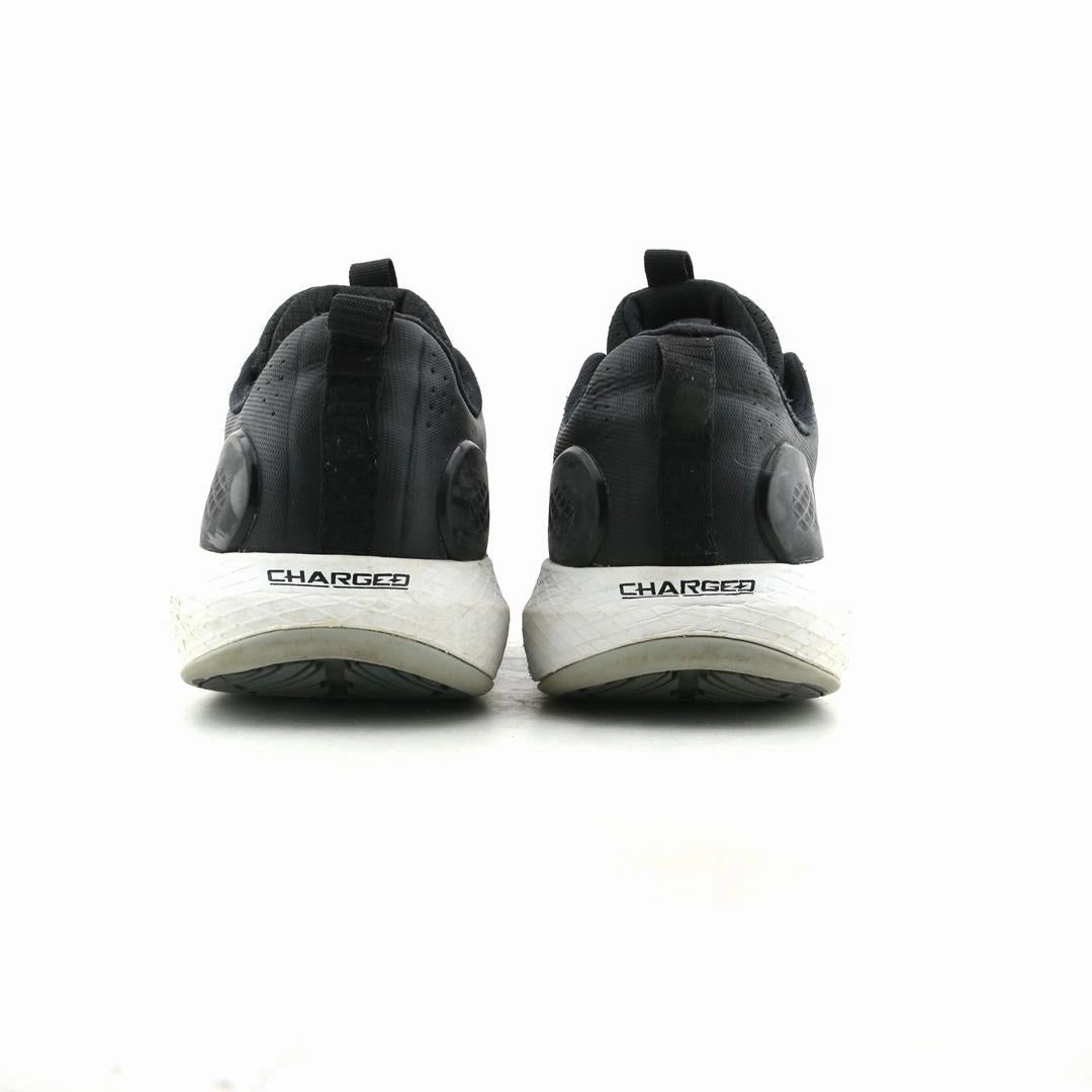 UNDER ARMOUR CHARGED COMMIT 3 T Under Armour trainer close-ups