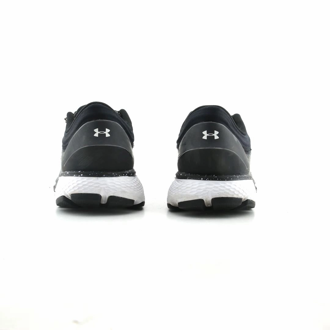 UNDER ARMOUR CHARGED ESCAPE 3 EVO Under Armour trainer close-ups