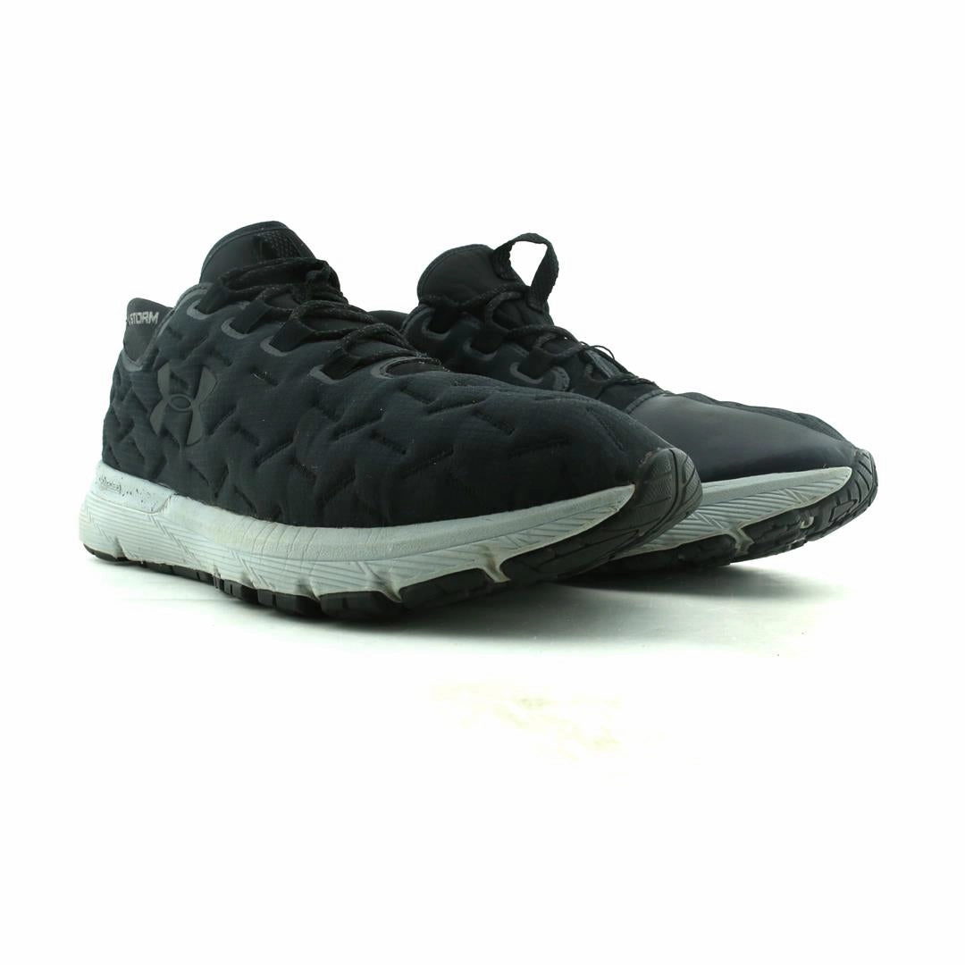 UNDER ARMOUR CHARGED REACTOR RUN Under Armour trainer close-ups