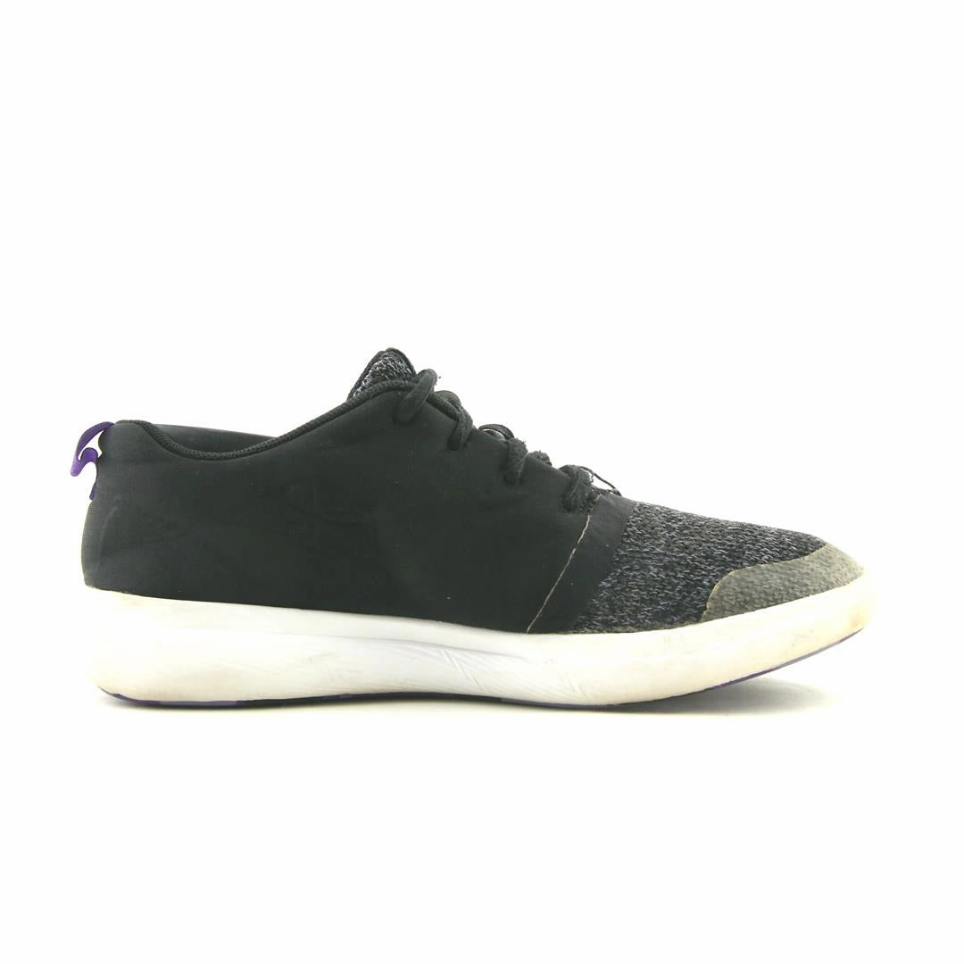 UNDER ARMOUR CHARGED REVITALIZE Under Armour trainer close-ups