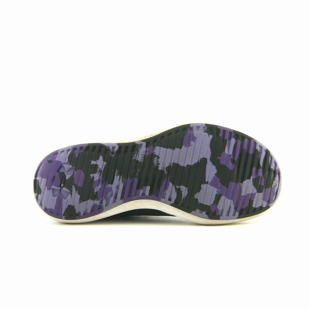 UNDER ARMOUR CHARGED REVITALIZE Under Armour trainer close-ups