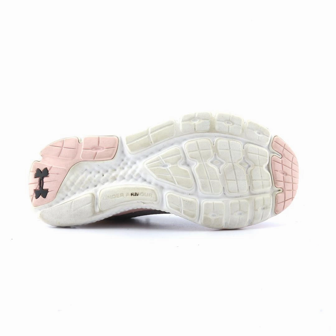 UNDER ARMOUR CHARGED ROGUE Under Armour trainer close-ups