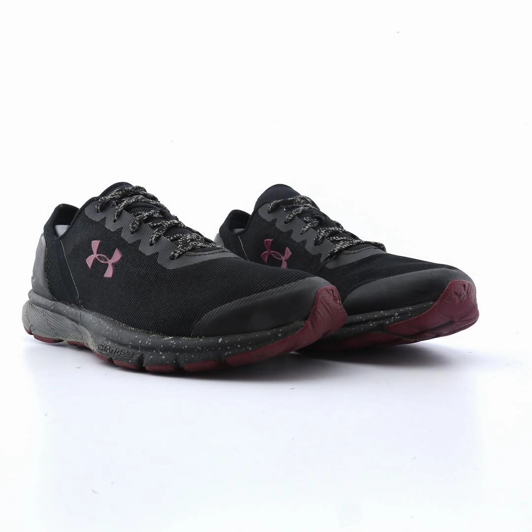 UNDER ARMOUR CHARGED Under Armour sport shoe shots