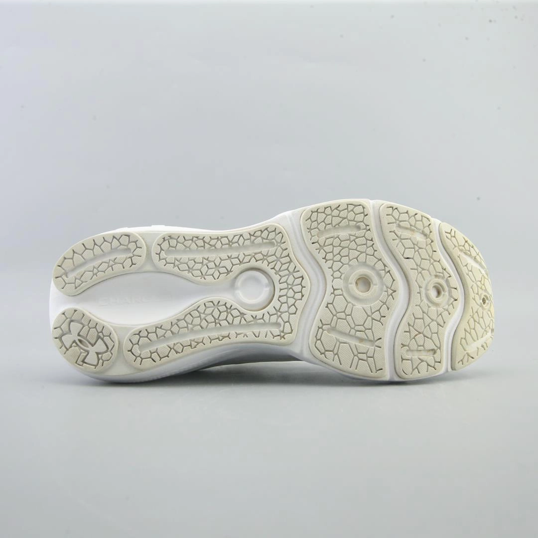 UNDER ARMOUR CHARGED VANTAGE Under Armour trainer close-ups