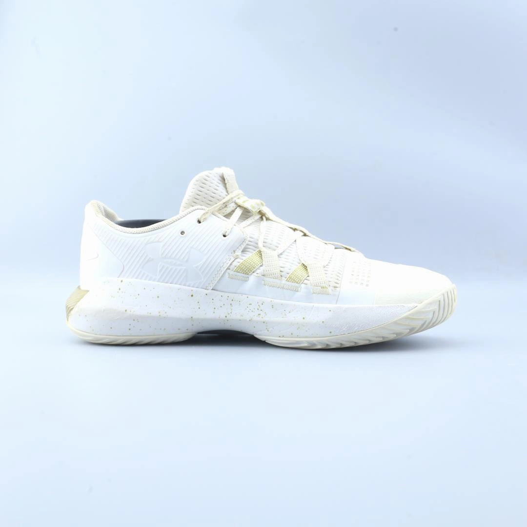 UNDER ARMOUR CITY 2.0 Under Armour sport shoe shots