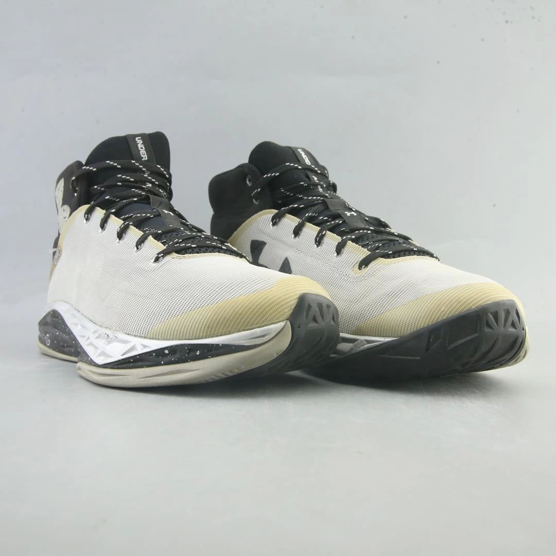 UNDER ARMOUR  COMPFIT MICROG Under Armour trainer close-ups