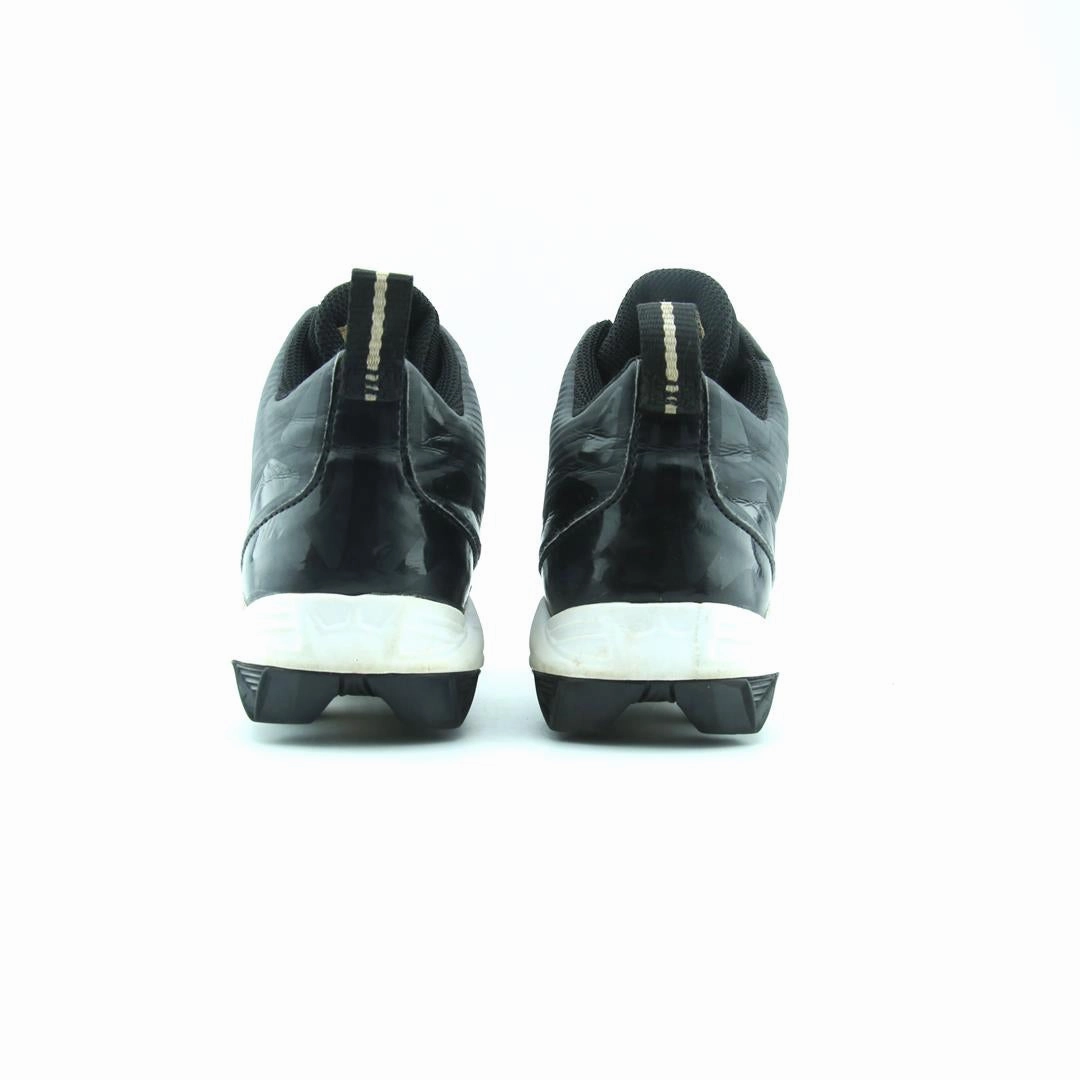 UNDER ARMOUR CRUSHER RM Under Armour sport shoe shots