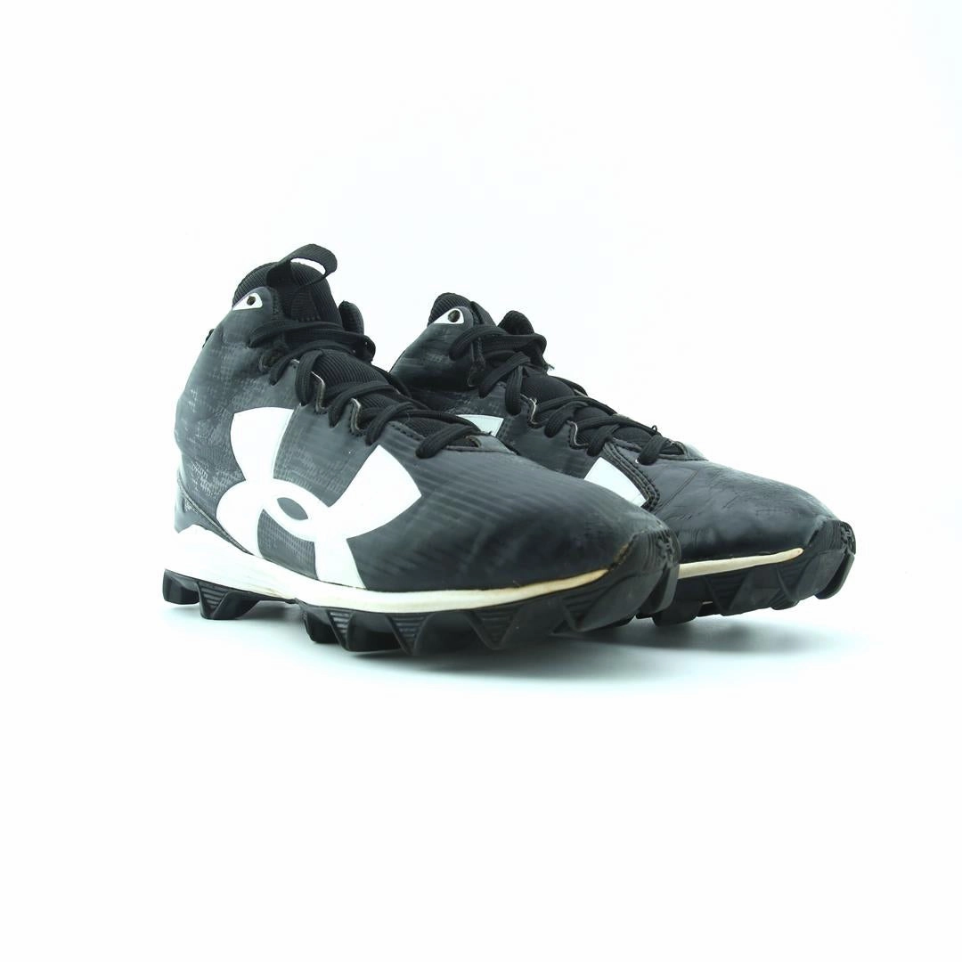 UNDER ARMOUR CRUSHER RM Under Armour sport shoe shots
