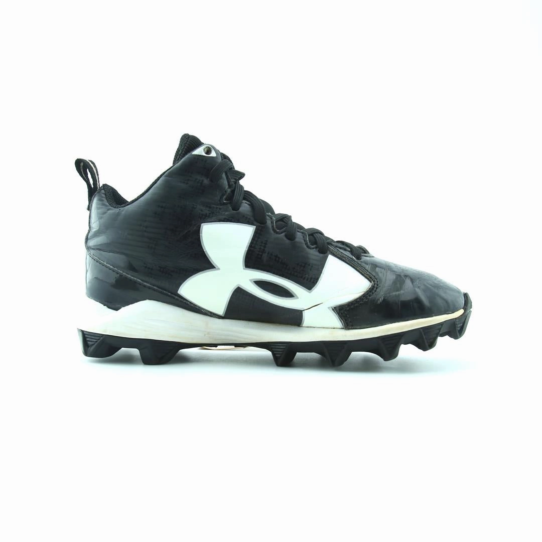 UNDER ARMOUR CRUSHER RM Under Armour sport shoe shots