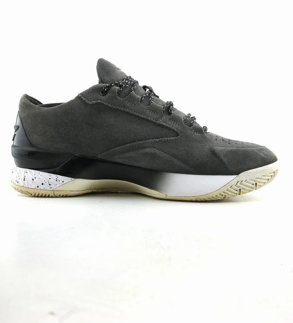 UNDER ARMOUR CURRY 1 LOW FLOTRO Under Armour trainer close-ups
