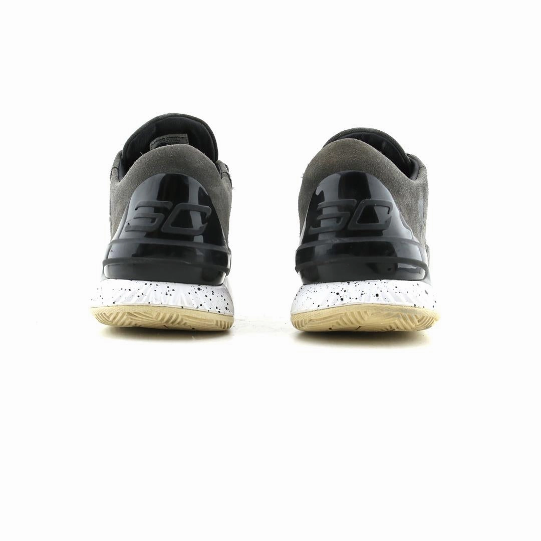 UNDER ARMOUR CURRY 1 LOW FLOTRO Under Armour trainer close-ups