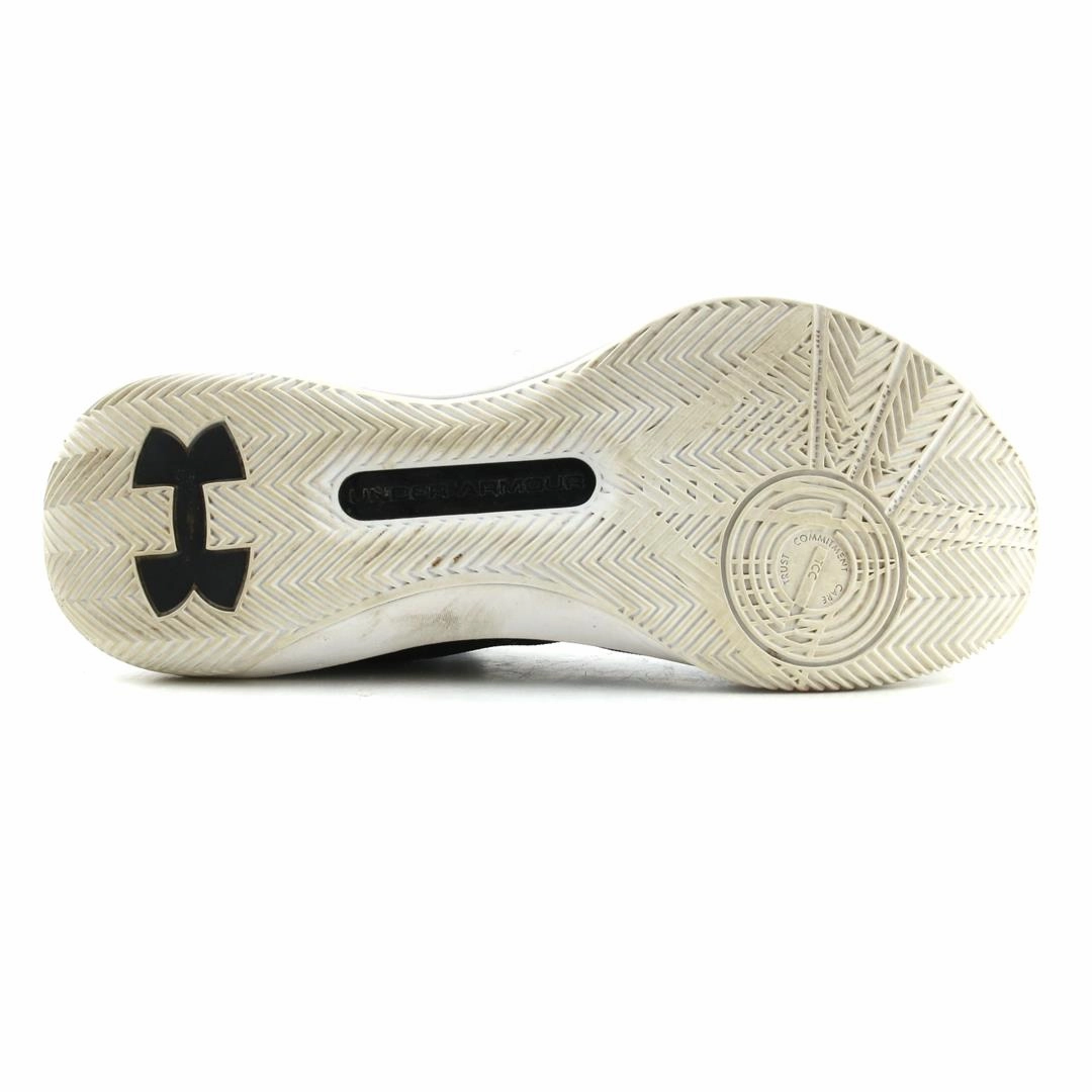 UNDER ARMOUR CURRY 1 Under Armour trainer close-ups