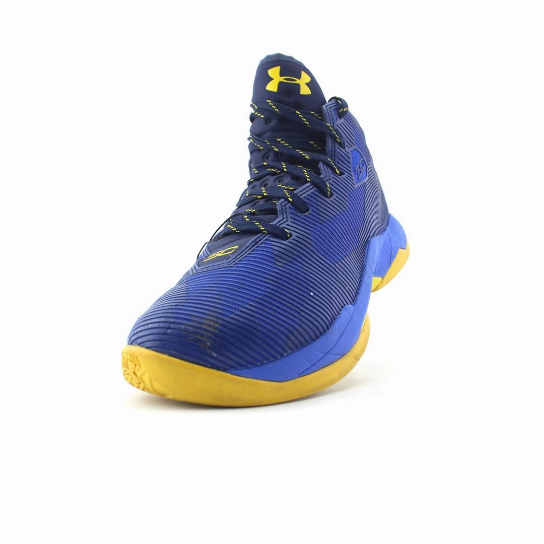 UNDER ARMOUR CURRY 2.5 Under Armour trainer close-ups