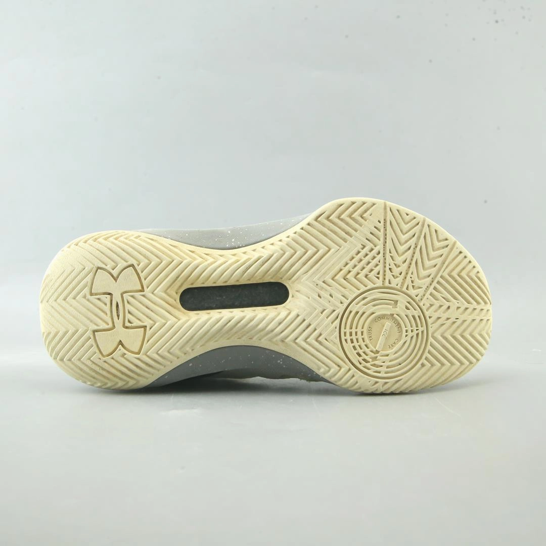 UNDER ARMOUR CURRY 3 Under Armour sport shoe shots