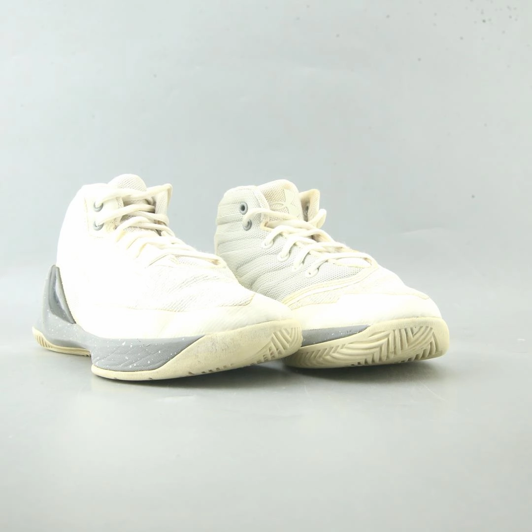 UNDER ARMOUR CURRY 3 Under Armour sport shoe shots