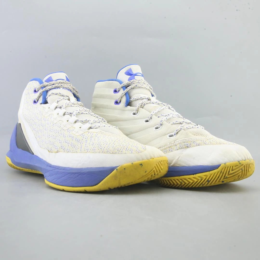 UNDER ARMOUR CURRY 3 Under Armour trainer close-ups