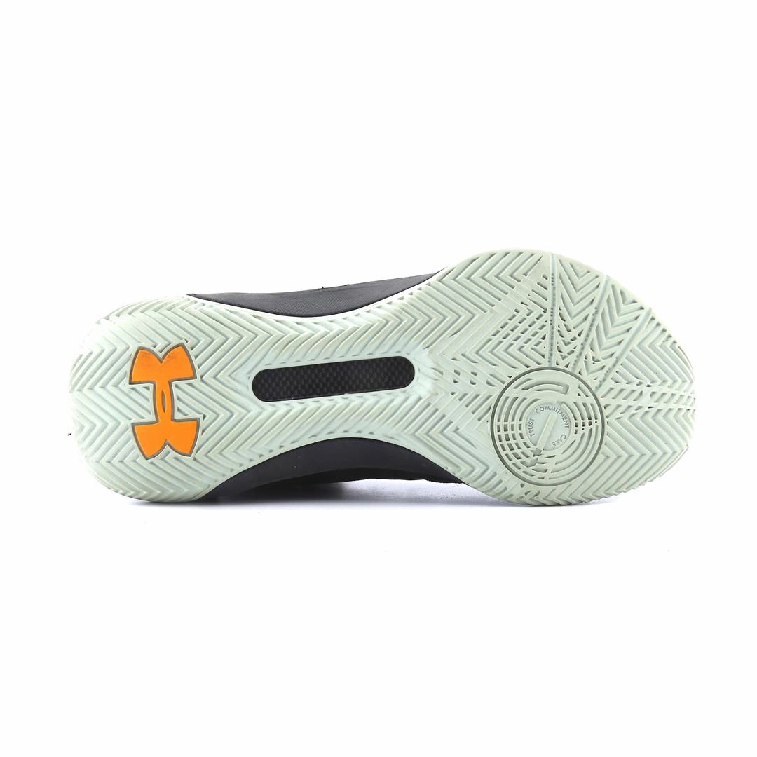 UNDER ARMOUR CURRY 3 Under Armour trainer close-ups