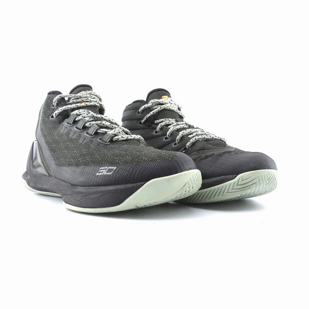 UNDER ARMOUR CURRY 3 Under Armour trainer close-ups