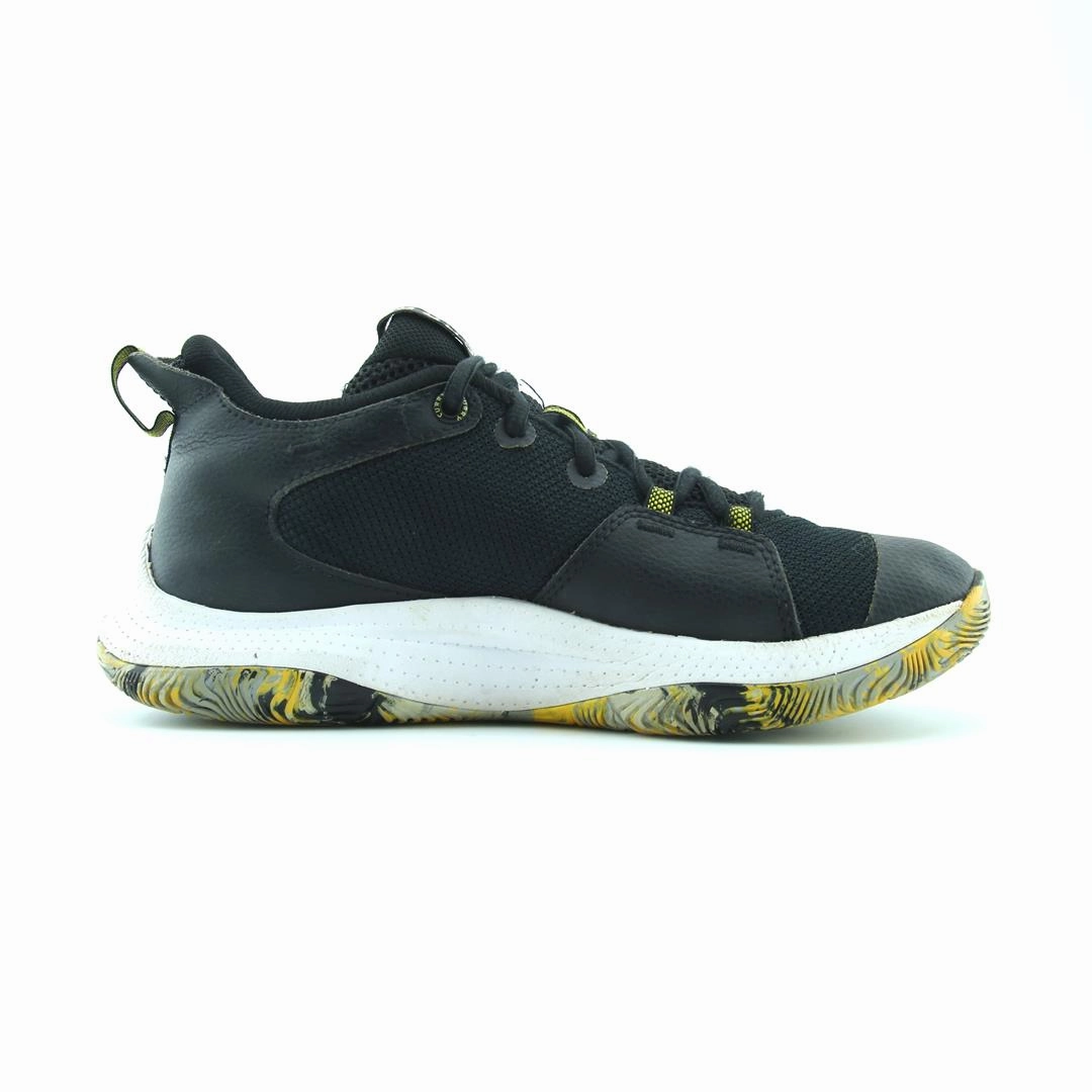 UNDER ARMOUR  CURRY 3Z5 Under Armour sport shoe shots