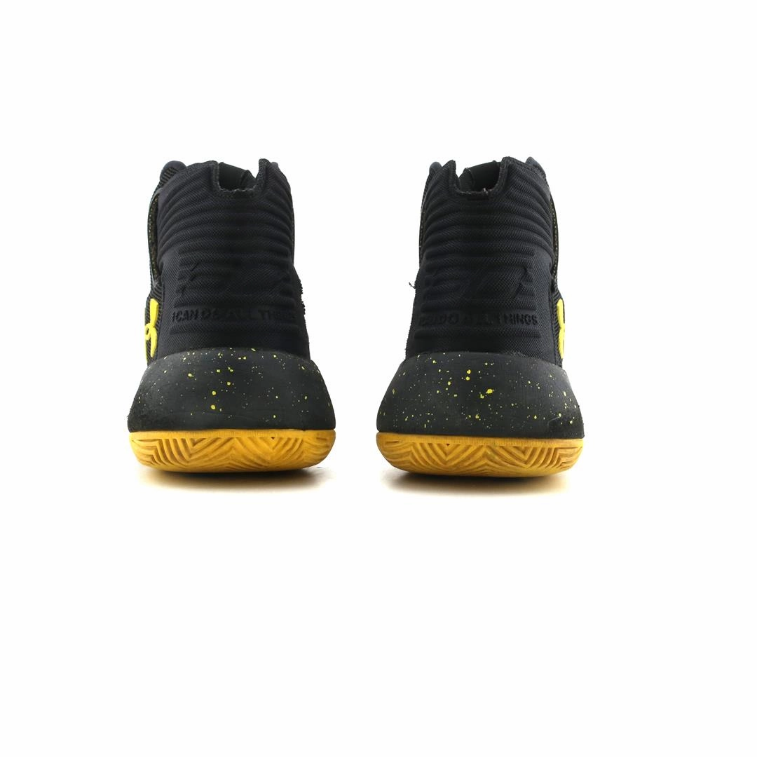 UNDER ARMOUR CURRY 3ZER0 Under Armour trainer close-ups
