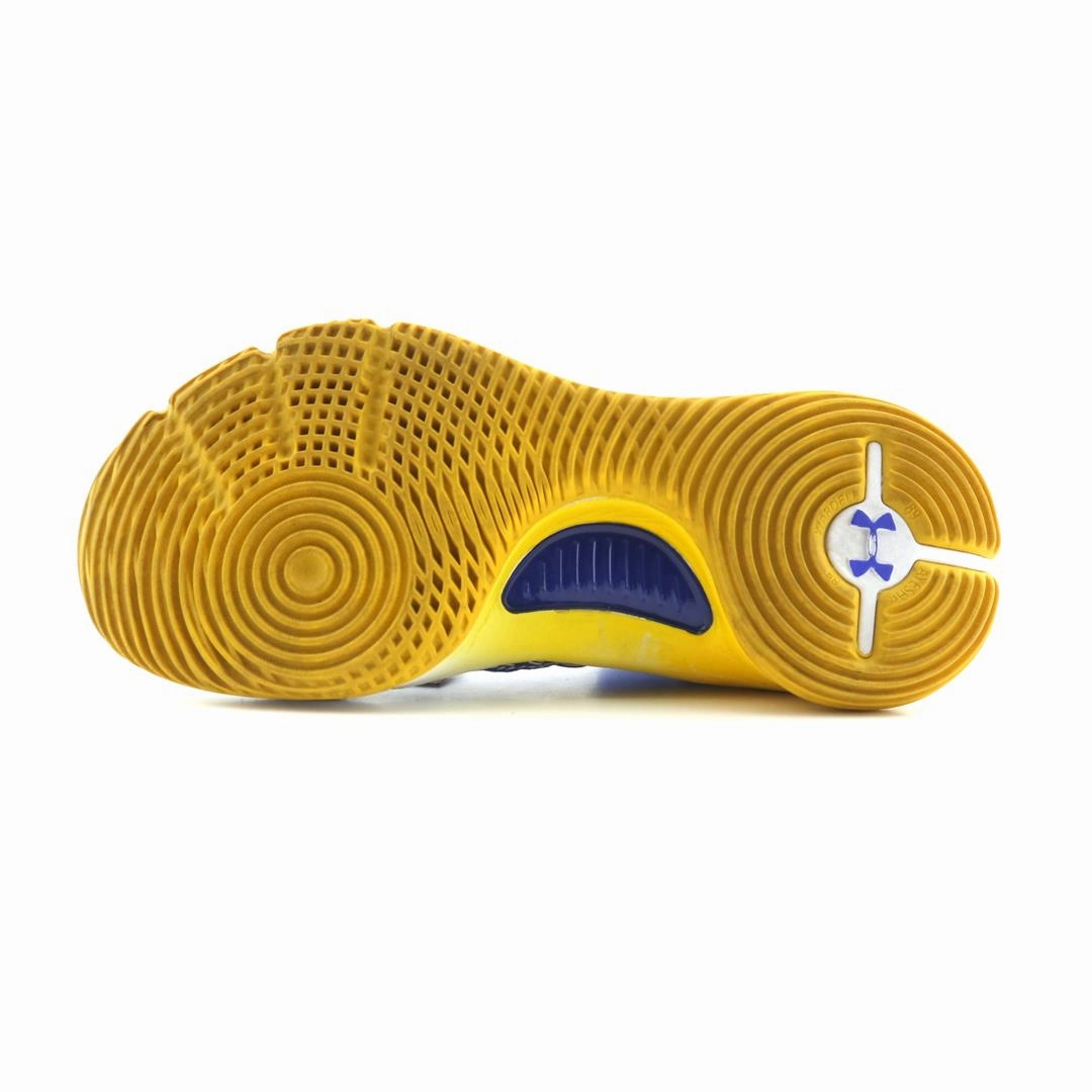 UNDER ARMOUR CURRY 4 MID Under Armour trainer close-ups