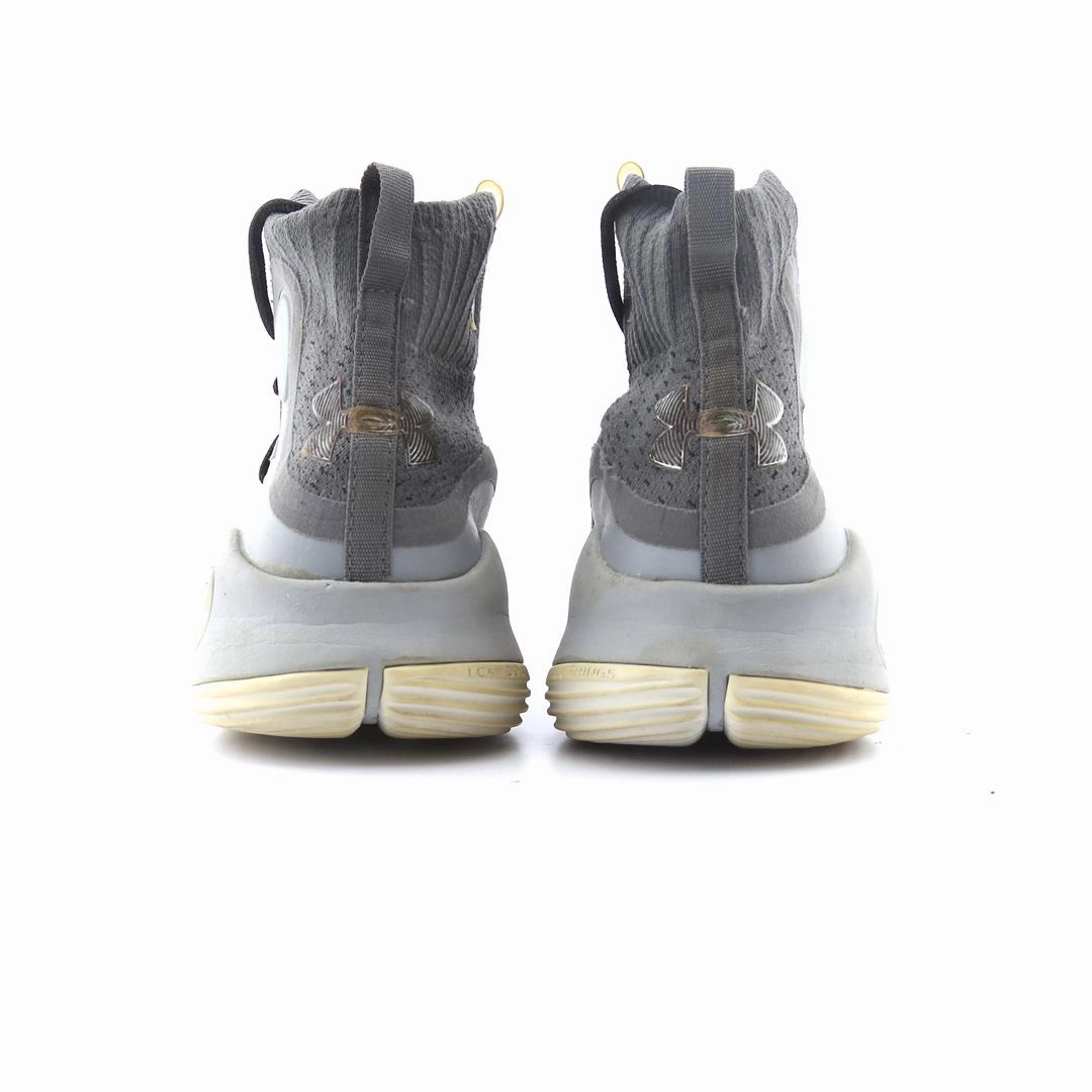 UNDER ARMOUR CURRY 4 MID Under Armour trainer close-ups