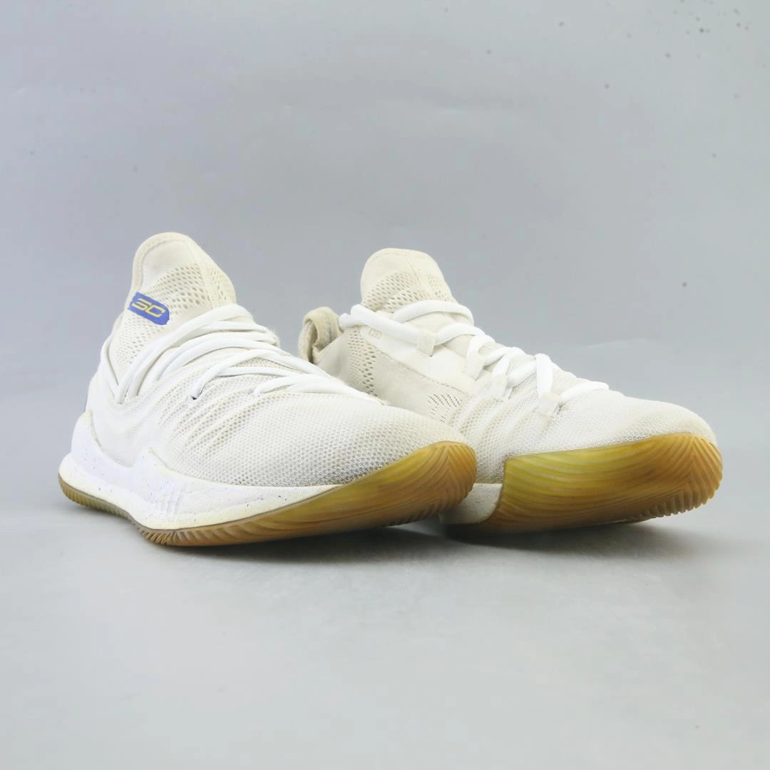UNDER ARMOUR CURRY 5 Under Armour trainer close-ups