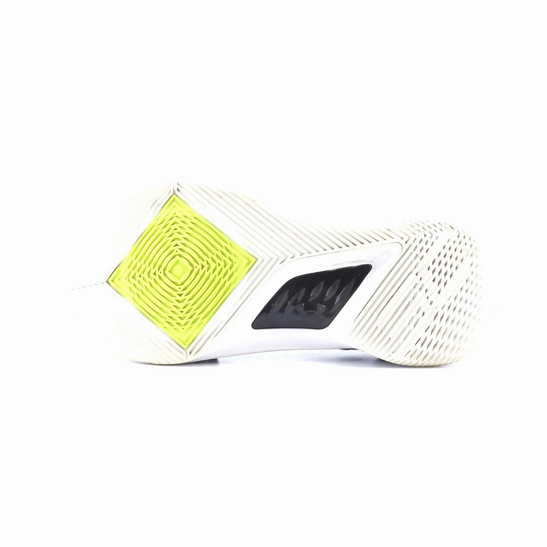 UNDER ARMOUR CURRY 5 Under Armour trainer close-ups