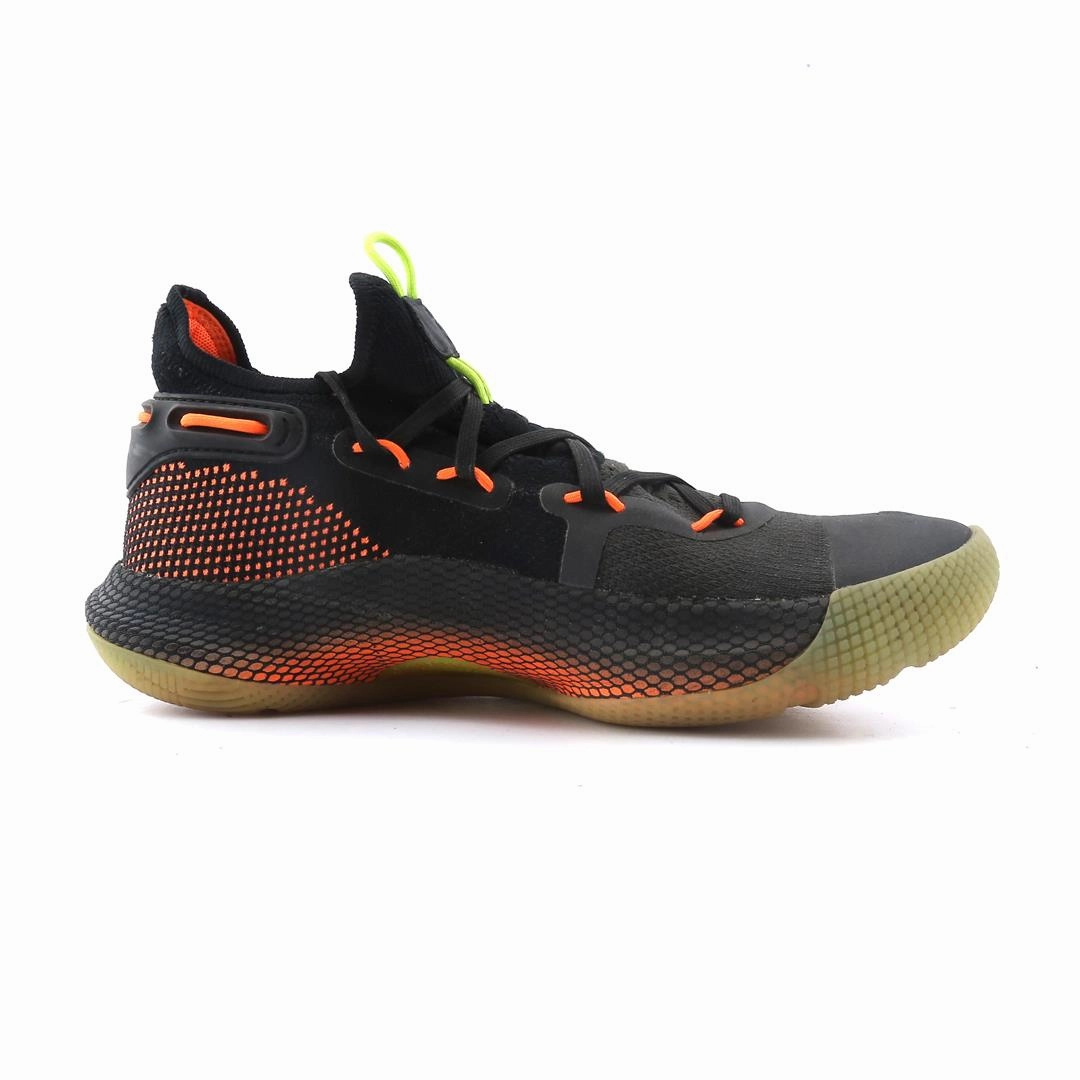 UNDER ARMOUR CURRY 6 Under Armour trainer close-ups
